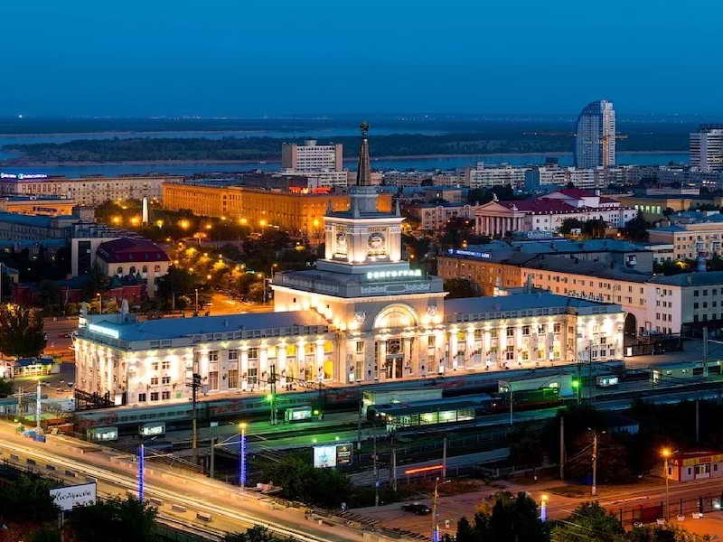 Гостиницу «Октябрьская» в центре Волгограда продали за 54 миллиона рублей.